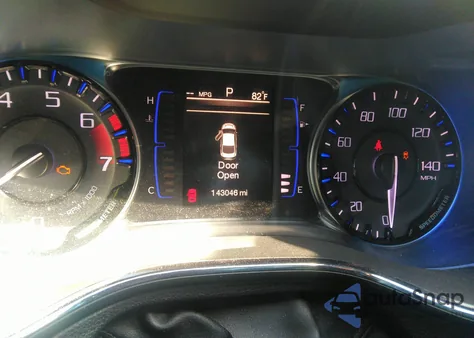 2015 Chrysler 200 S из США, поврежденный, VIN 1C3CCCBB1FN526884